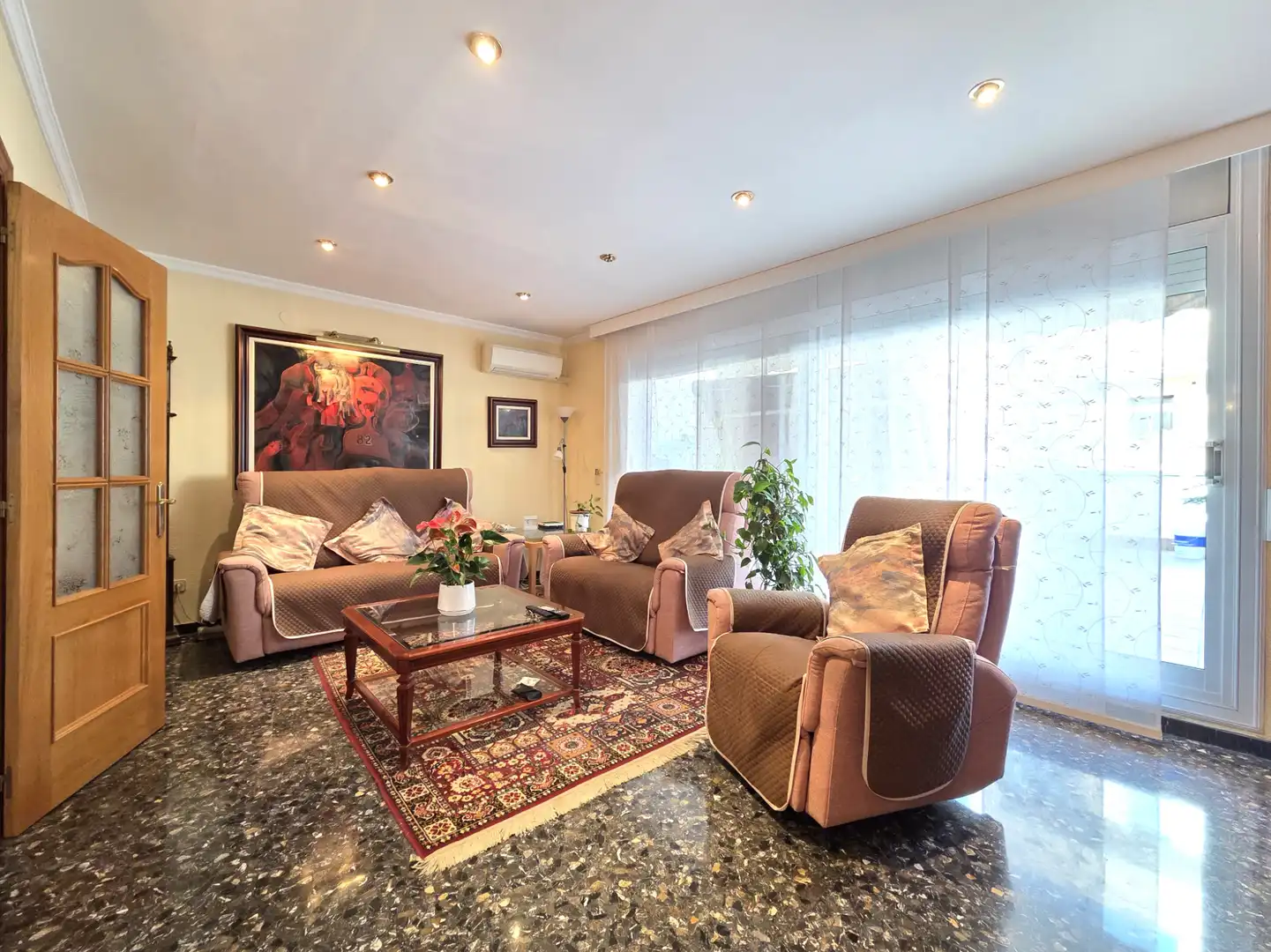 Sala d'estar de Casa adosada en venda en Cerdanyola del Vallès amb Aire condicionat, Calefacció i Terrassa