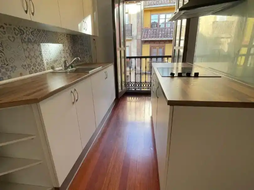 Küche von Wohnung zur Miete in Oviedo 
