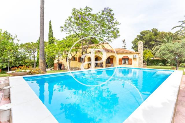 Casa-chalet en Alquiler en C. 18 en Turís