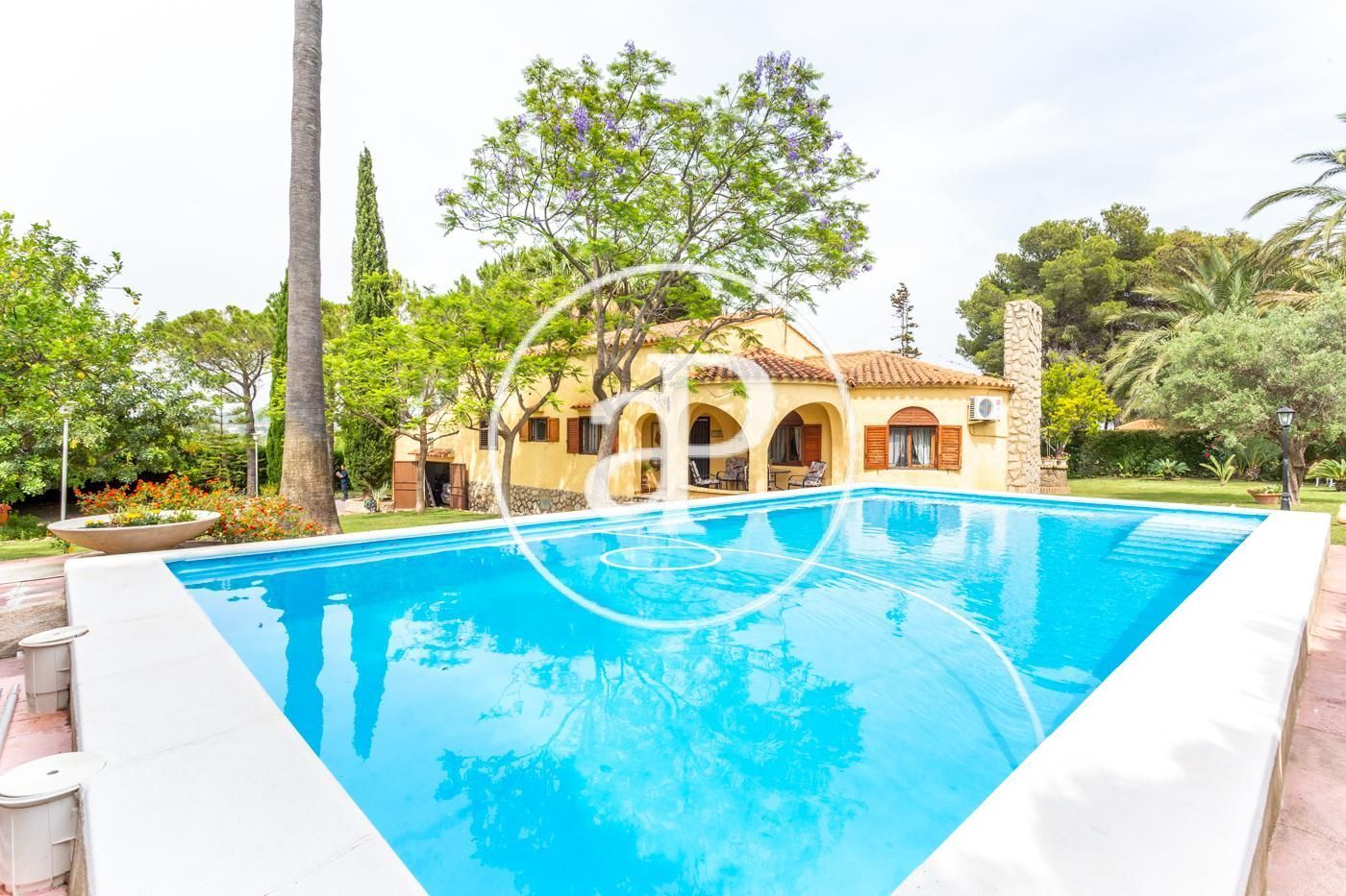 Casa o xalet de lloguer a C. 18, Turís