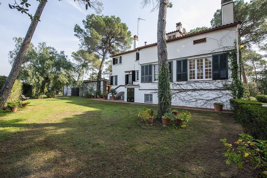 Garden of House or chalet to rent in Sant Cugat del Vallès  with Air Conditioner, Heating and Storage room