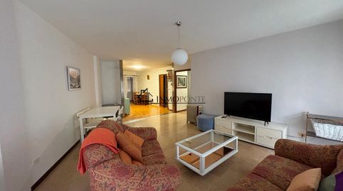 Foto 2 de Piso en venta en José Casal , Zona de Plaza de Barcelos, Pontevedra Capital