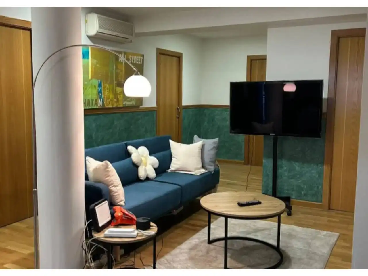 Sala d'estar de Pis en venda en Ourense Capital  amb Moblat i Balcó