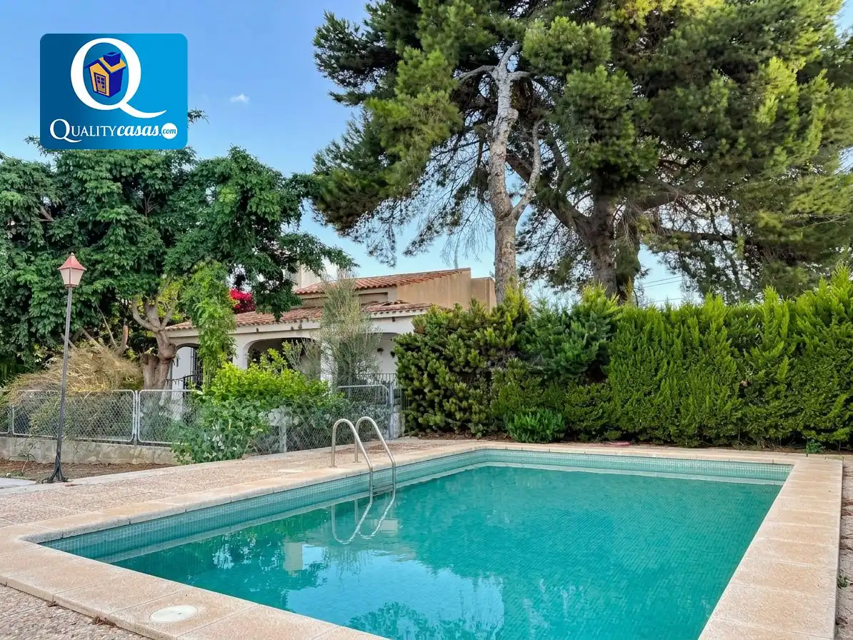 Piscina de Casa o xalet en venda en Partidas de Alicante