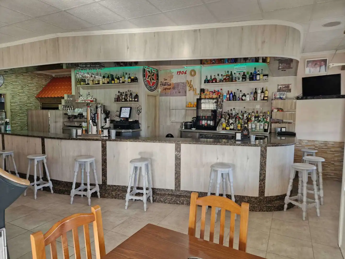 Commercial properties for rent in A Baña    with Furnished