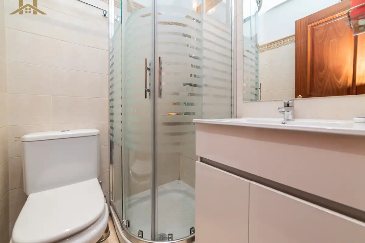 Badezimmer von Wohnung zum Verkauf in Villaviciosa de Odón mit Klimaanlage, Abstellraum und Balkon