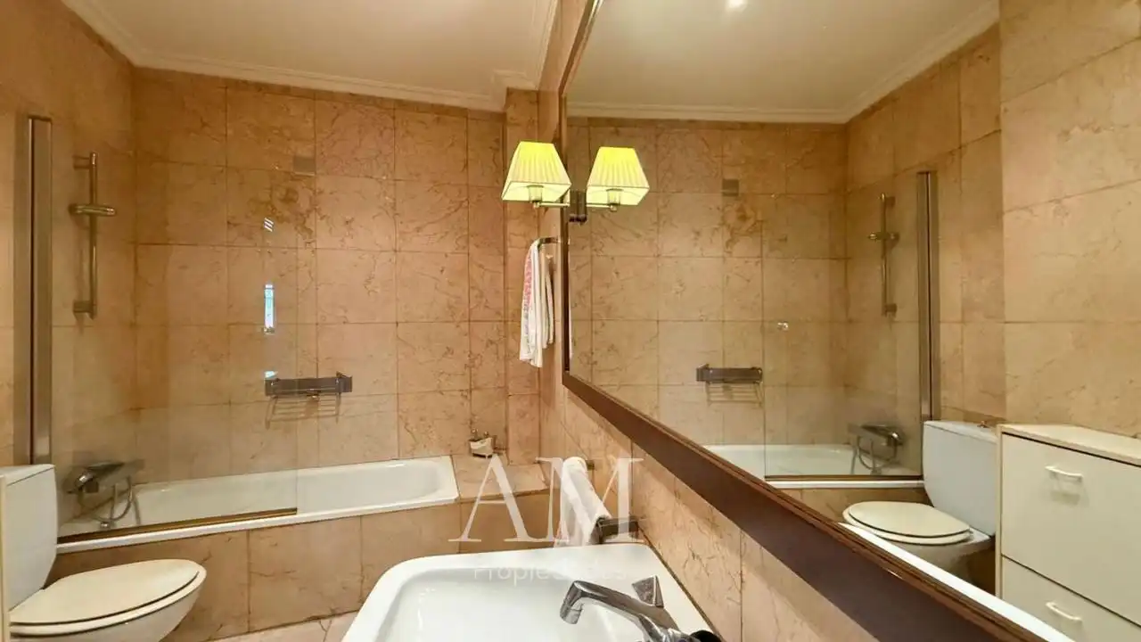 Bathroom of Flat for sale in Vigo   with Heating and Storage room