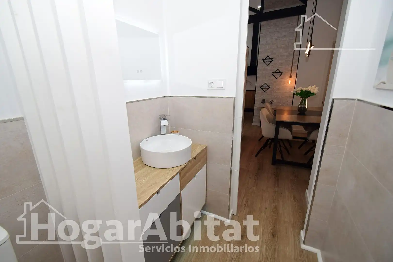 Bathroom of Attic for sale in Picassent  with Parquet flooring, Terrace and Furnished