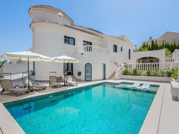 Casa amb piscina en venda a Benijófar
