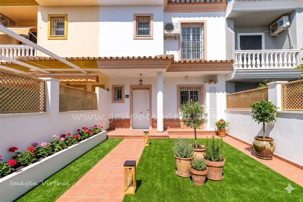 Garden of Detached homes for sale in Espartinas  with Air Conditioner, Heating and Oven