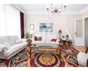 Living room of Flat for sale in  Madrid Capital  with Air Conditioner and Heating