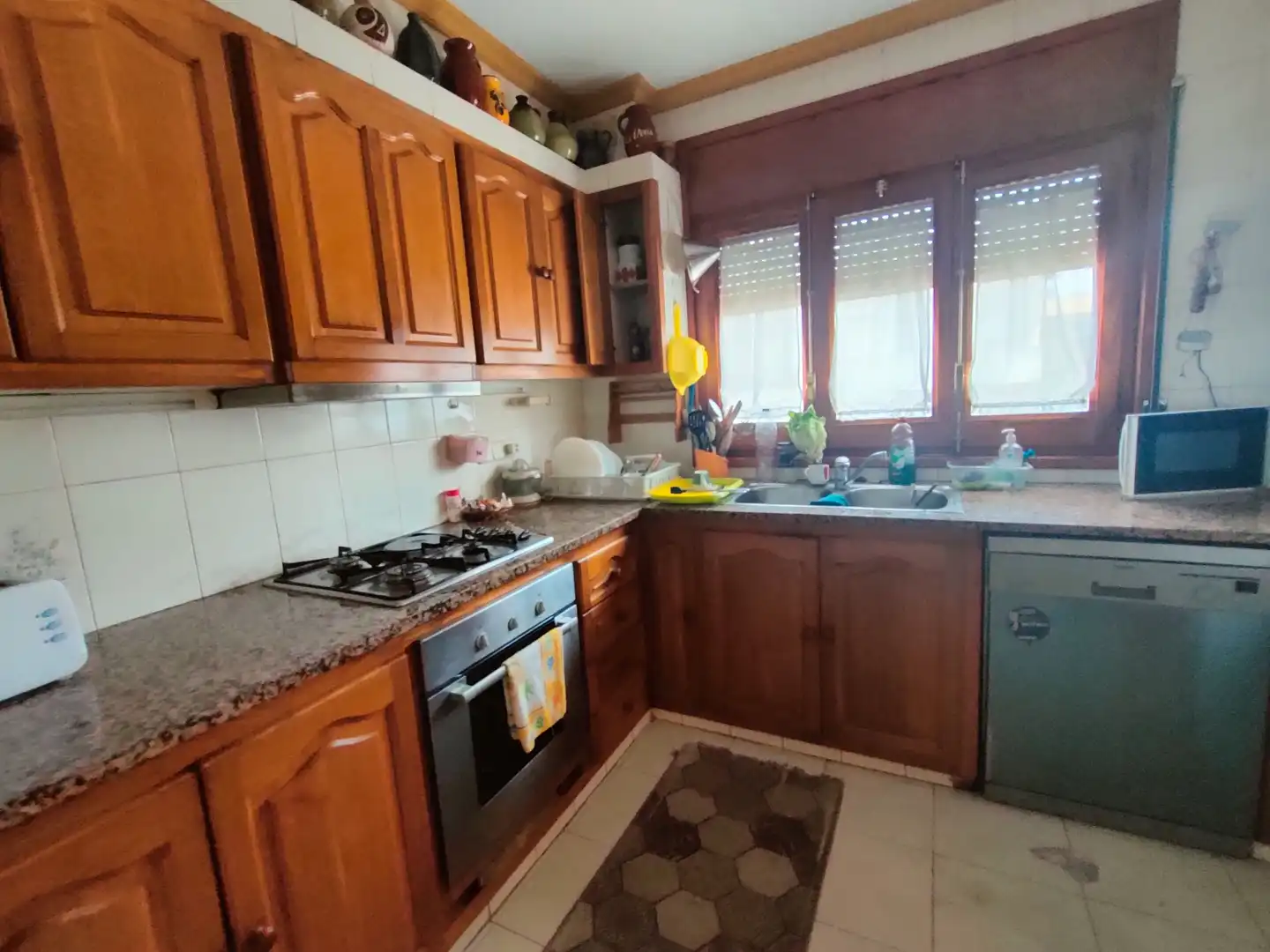 Cuina de Casa o xalet en venda en Girona amb Calefacció, Jardí privat i Terrassa