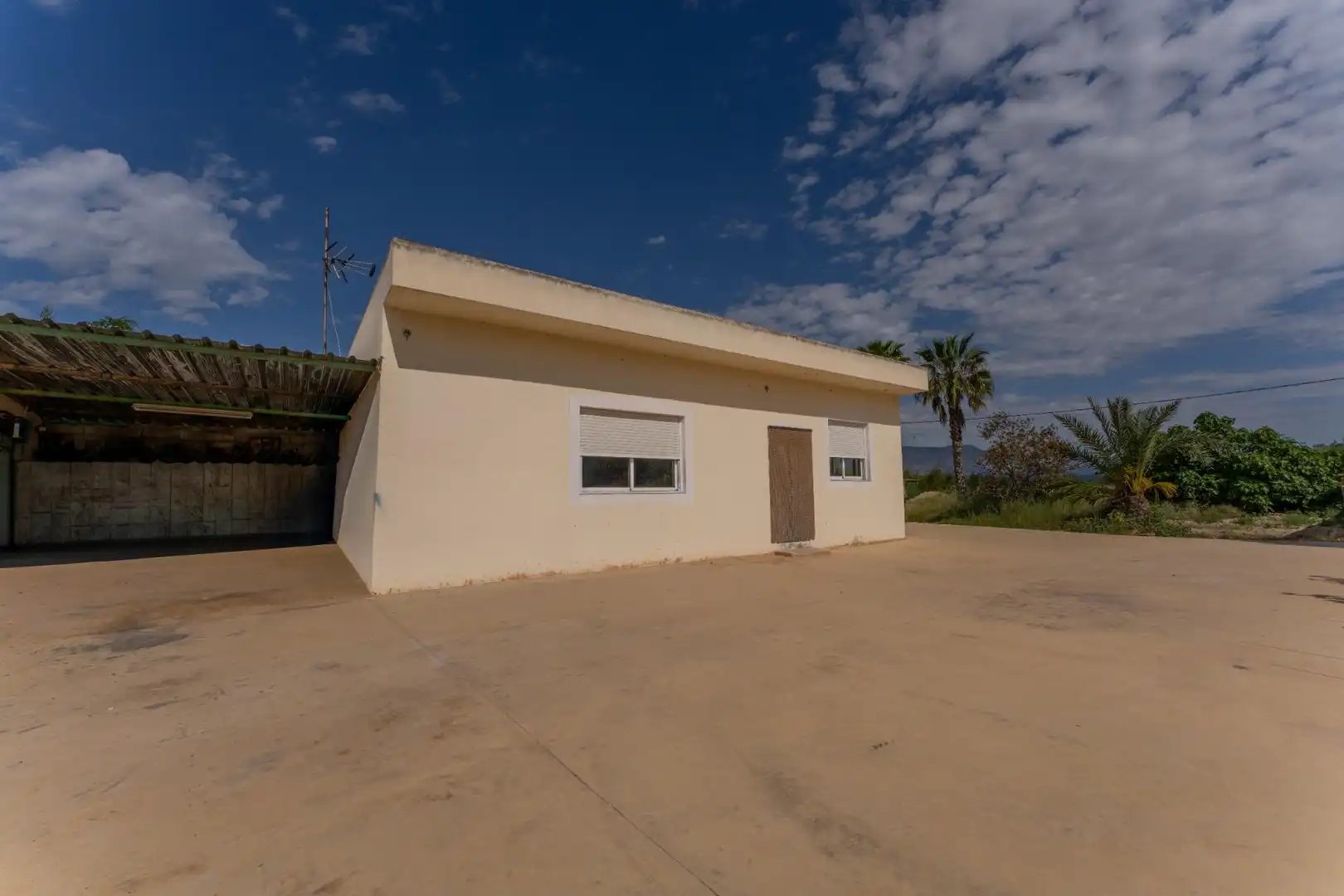 Vista exterior de Casa o xalet en venda en Crevillent amb Piscina