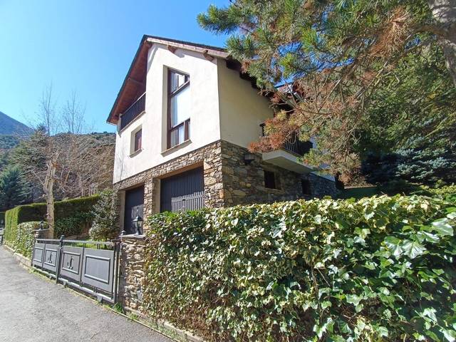 Casa adosada en Venta en Carrer CARRETERA VELLA;ESCALO en La Guingueta d'Àneu