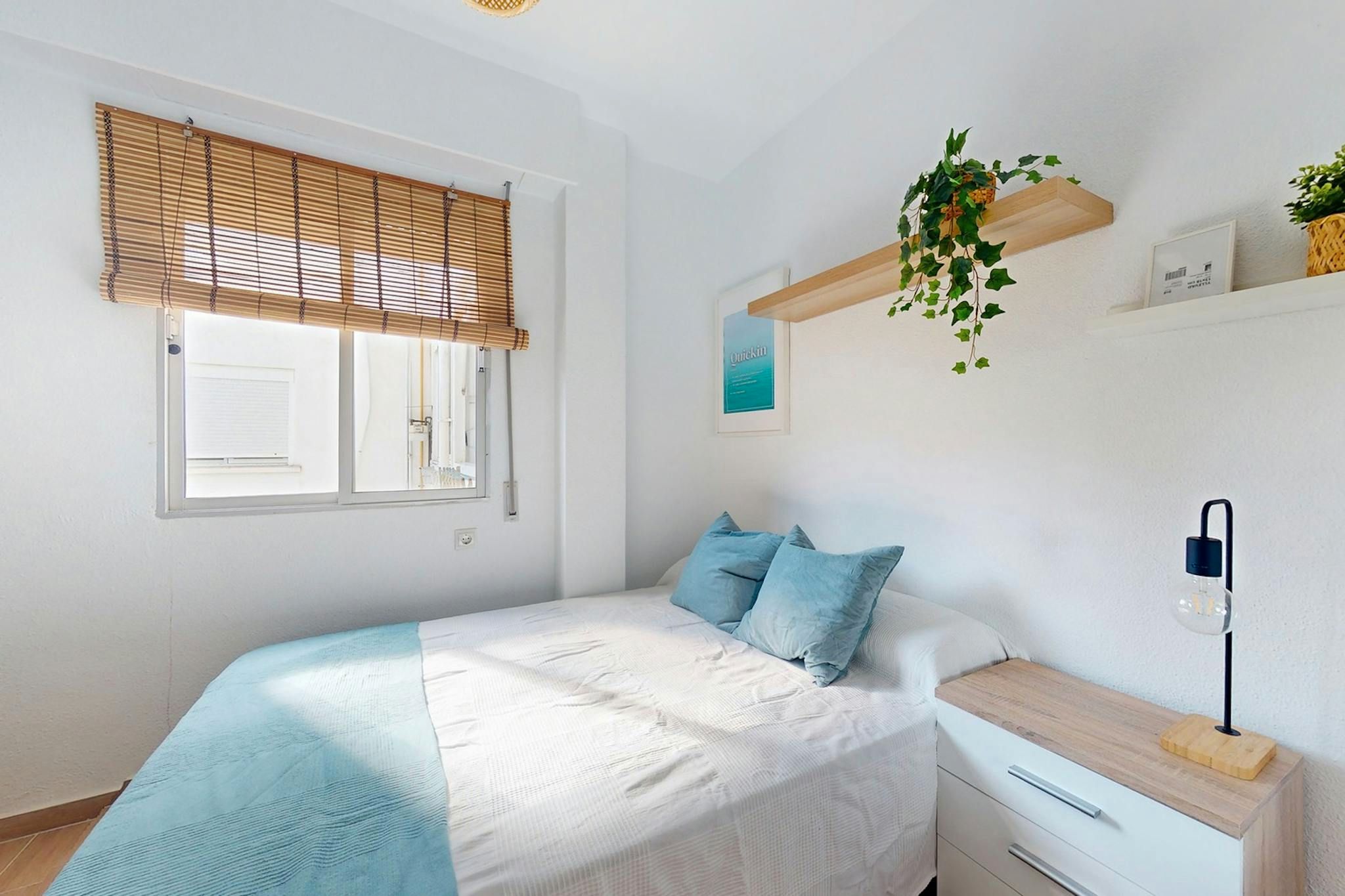 Bedroom of Flat to share in  Valencia Capital  with Furnished, Washing machine and TV
