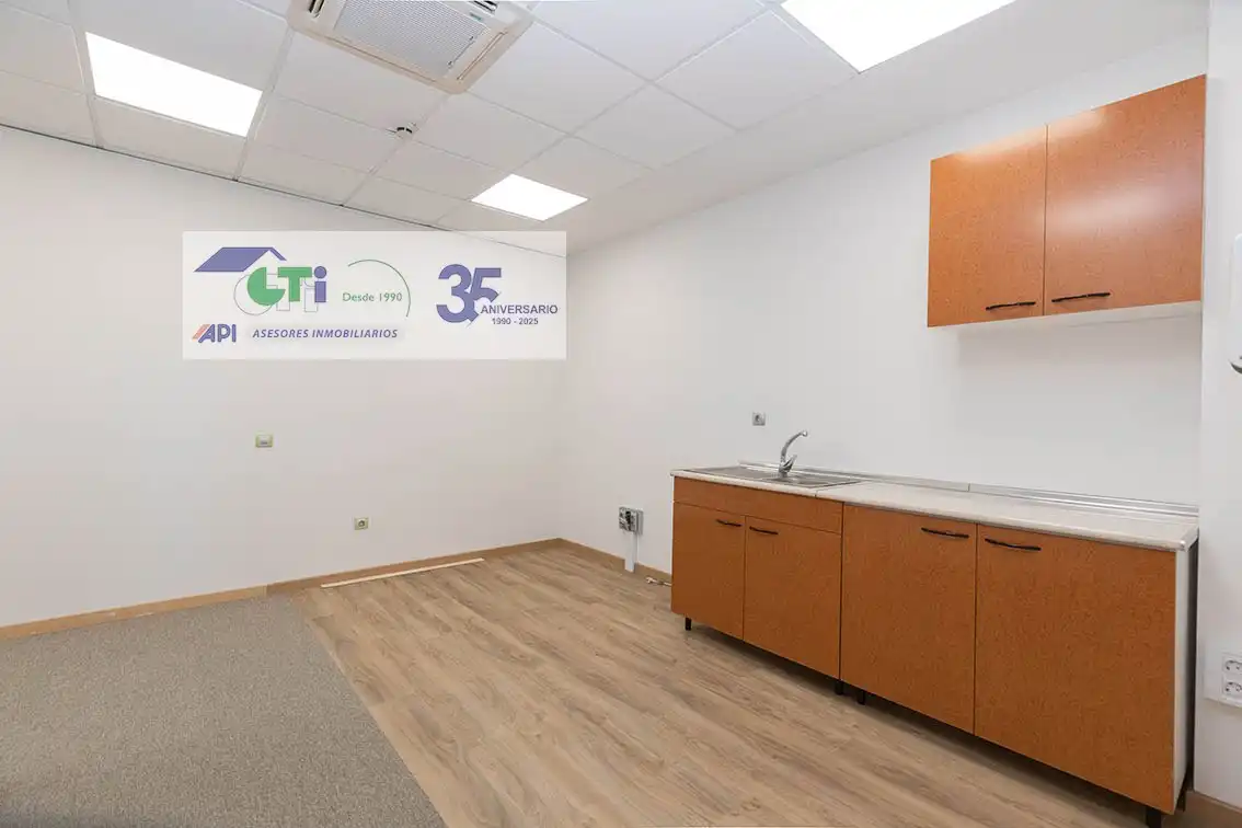 Office space to rent in C/Bari, imagen 30