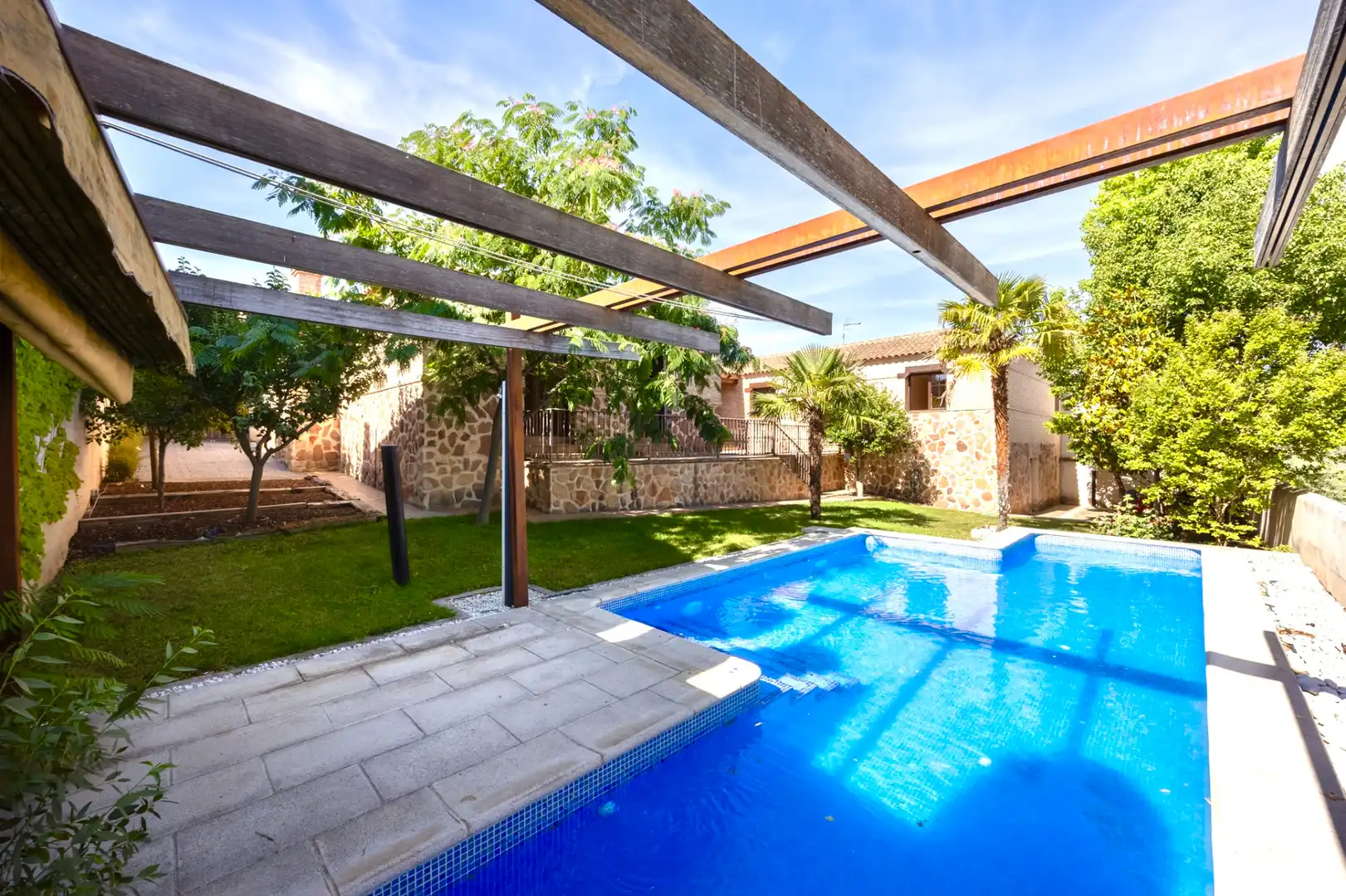 Piscina de Casa o chalet en venta en Toledo con Aire acondicionado, Calefacción y Jardín privado