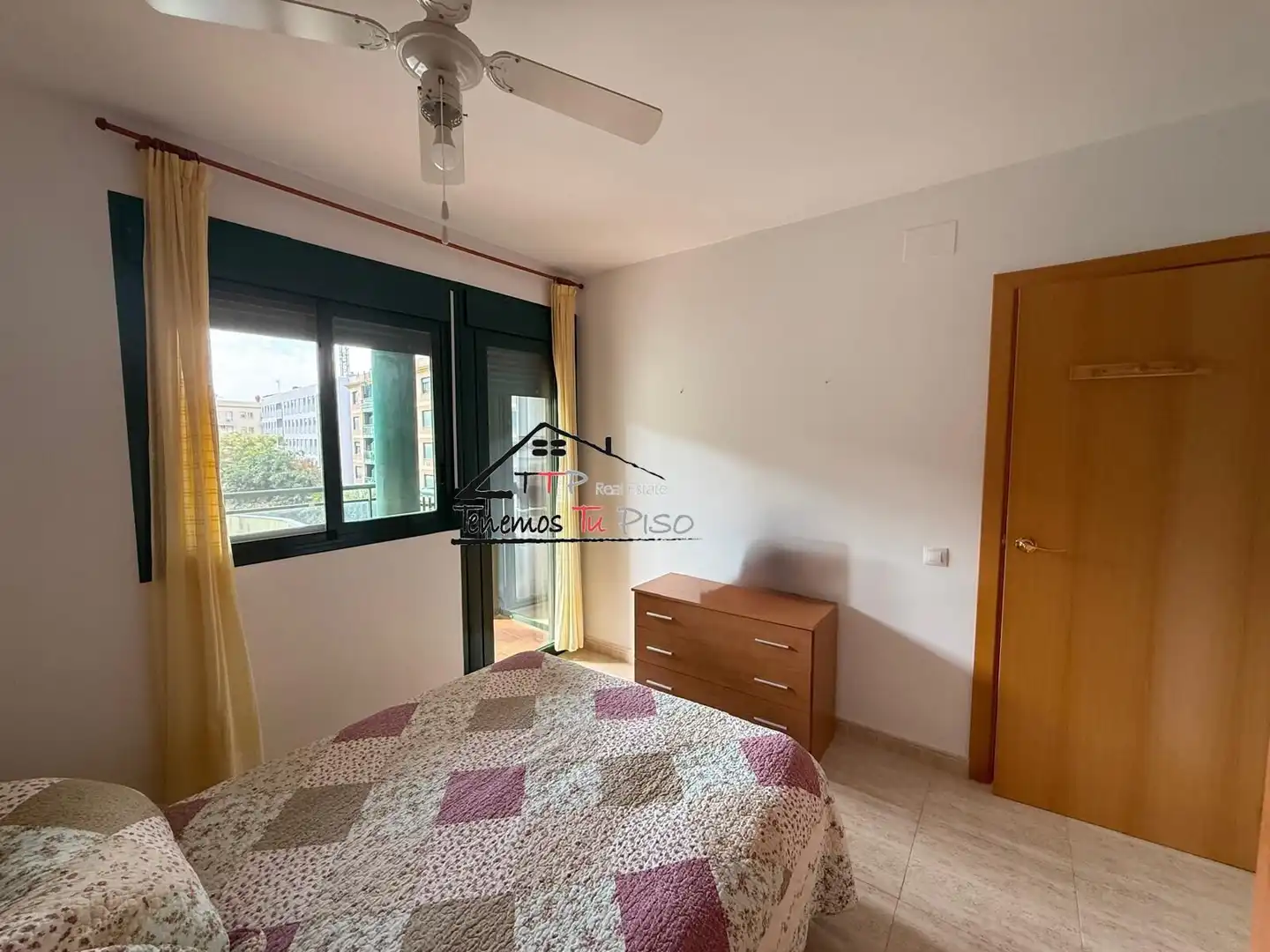 Habitación de Apartamento en venta en Benicarló con Terraza, Trastero y Amueblado