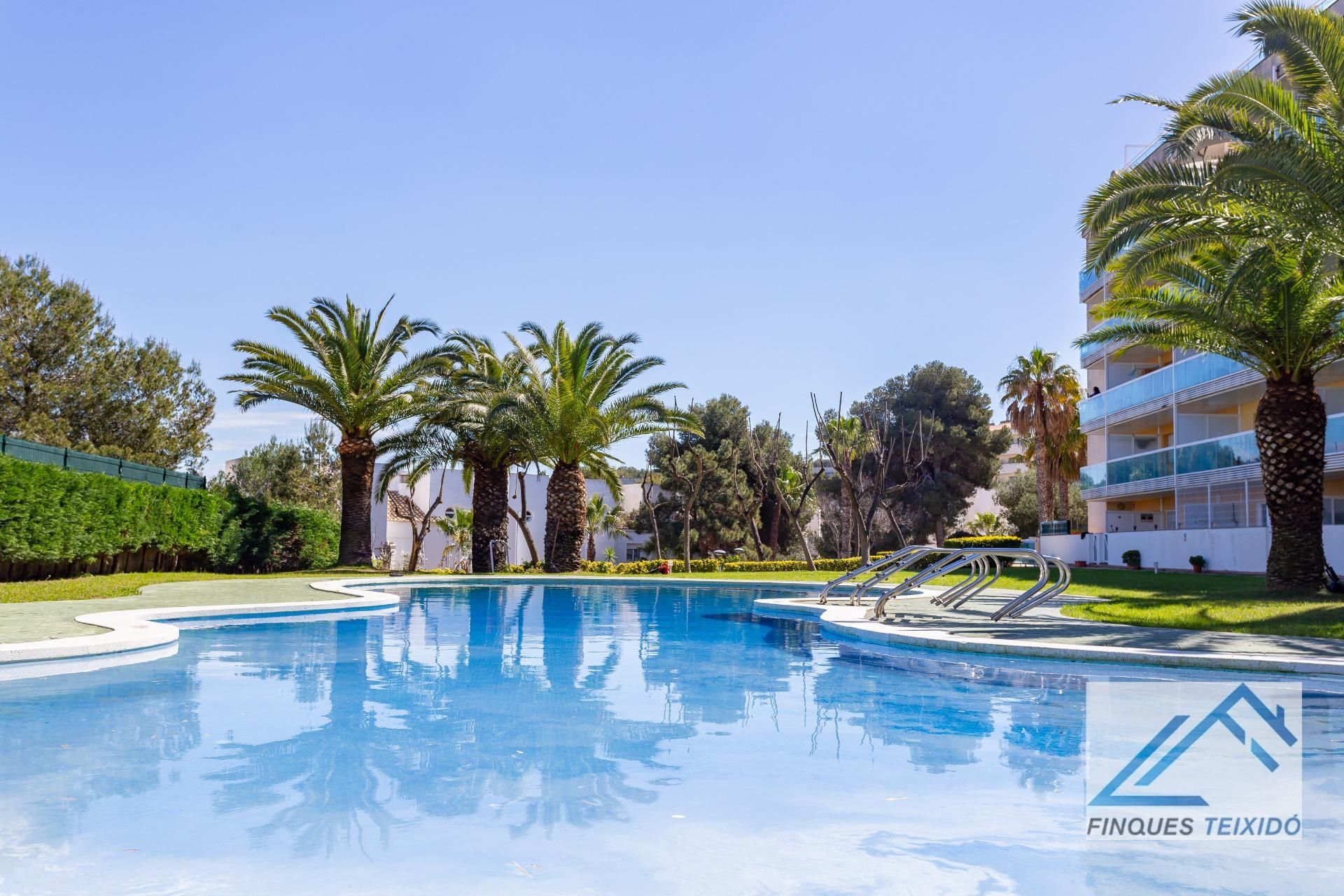 Swimming pool of Flat for sale in Salou  with Air Conditioner, Terrace and Community pool