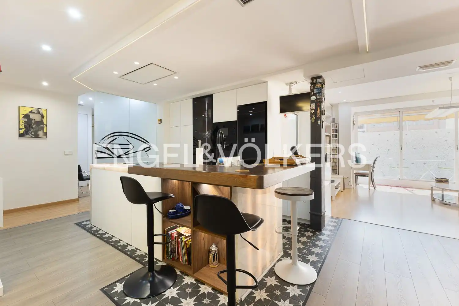 Kitchen of Flat for rent in Valencia  with Air Conditioner, Heating and Parquet flooring