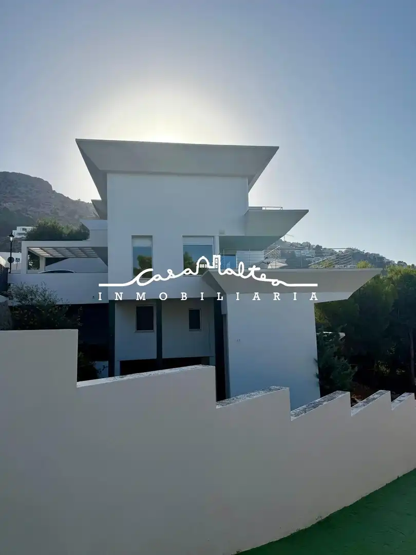 Vista exterior de Casa o xalet de lloguer en Altea amb Aire condicionat, Calefacció i Jardí privat