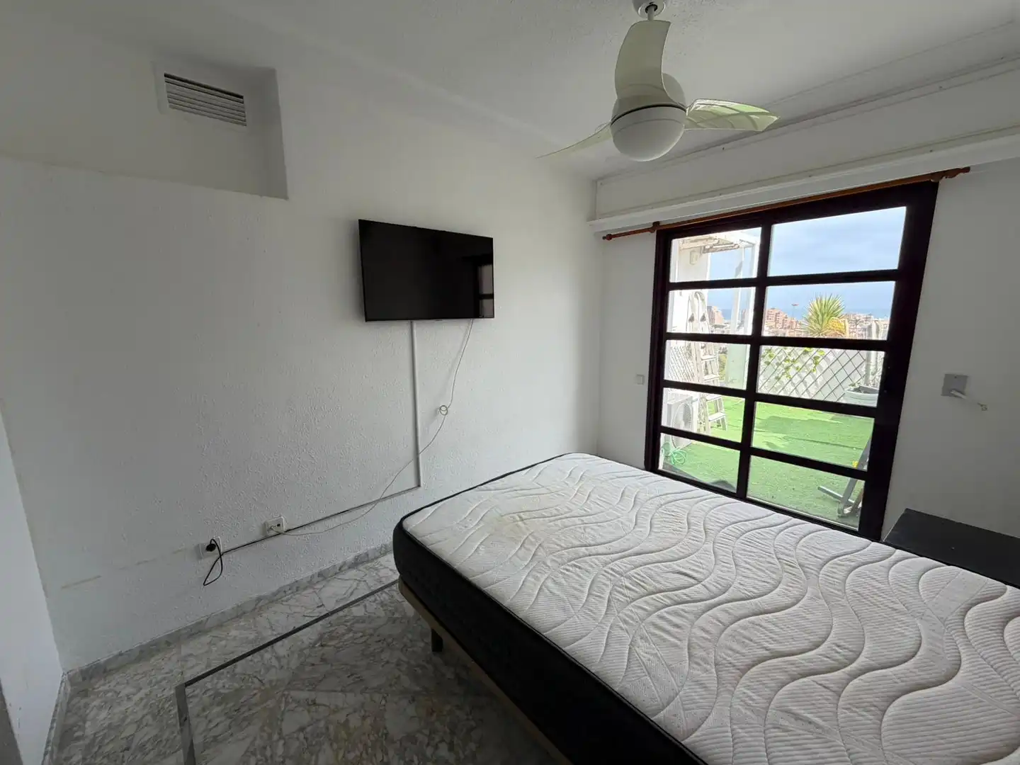 Habitación de Piso en venta en La Manga del Mar Menor con Terraza y Piscina comunitaria
