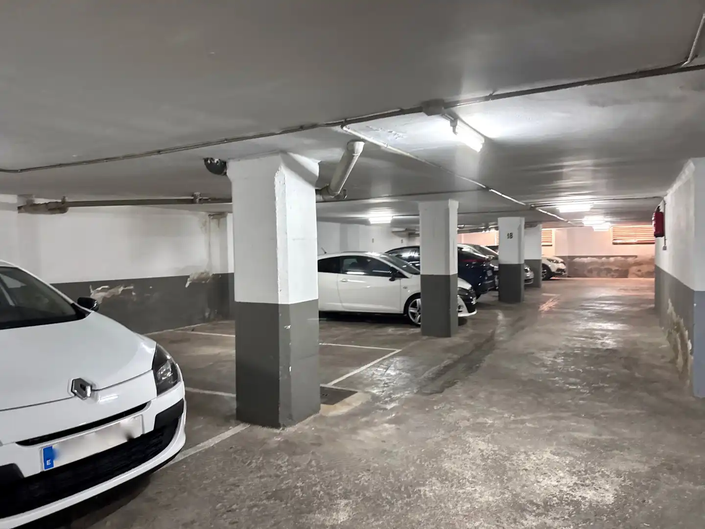 Parking de Piso en venta en Cáceres con Aire acondicionado, Terraza y Amueblado