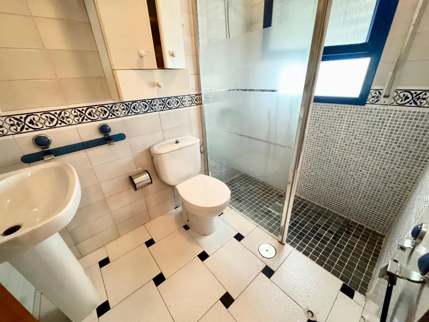 Bathroom of Flat for sale in Punta Umbría  with Terrace, Furnished and Balcony