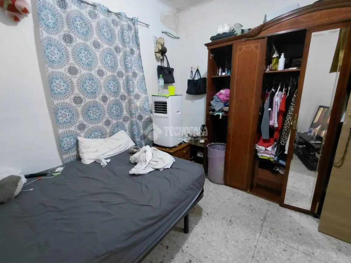 Dormitori de Casa adosada en venda en Sevilla