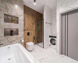 Bathroom of Flat to rent in  Valencia Capital  with Air Conditioner, Furnished and Pets allowed