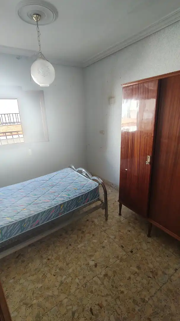 Dormitori de Casa o xalet en venda en Baza amb Moblat