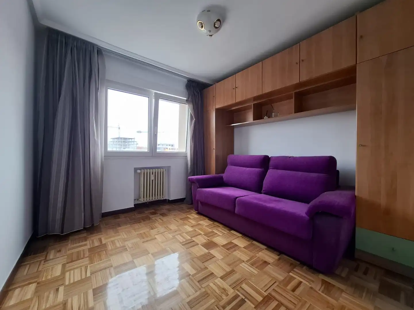 Wohnzimmer von Wohnung zur Miete in Gijón  mit Heizung und Parkett