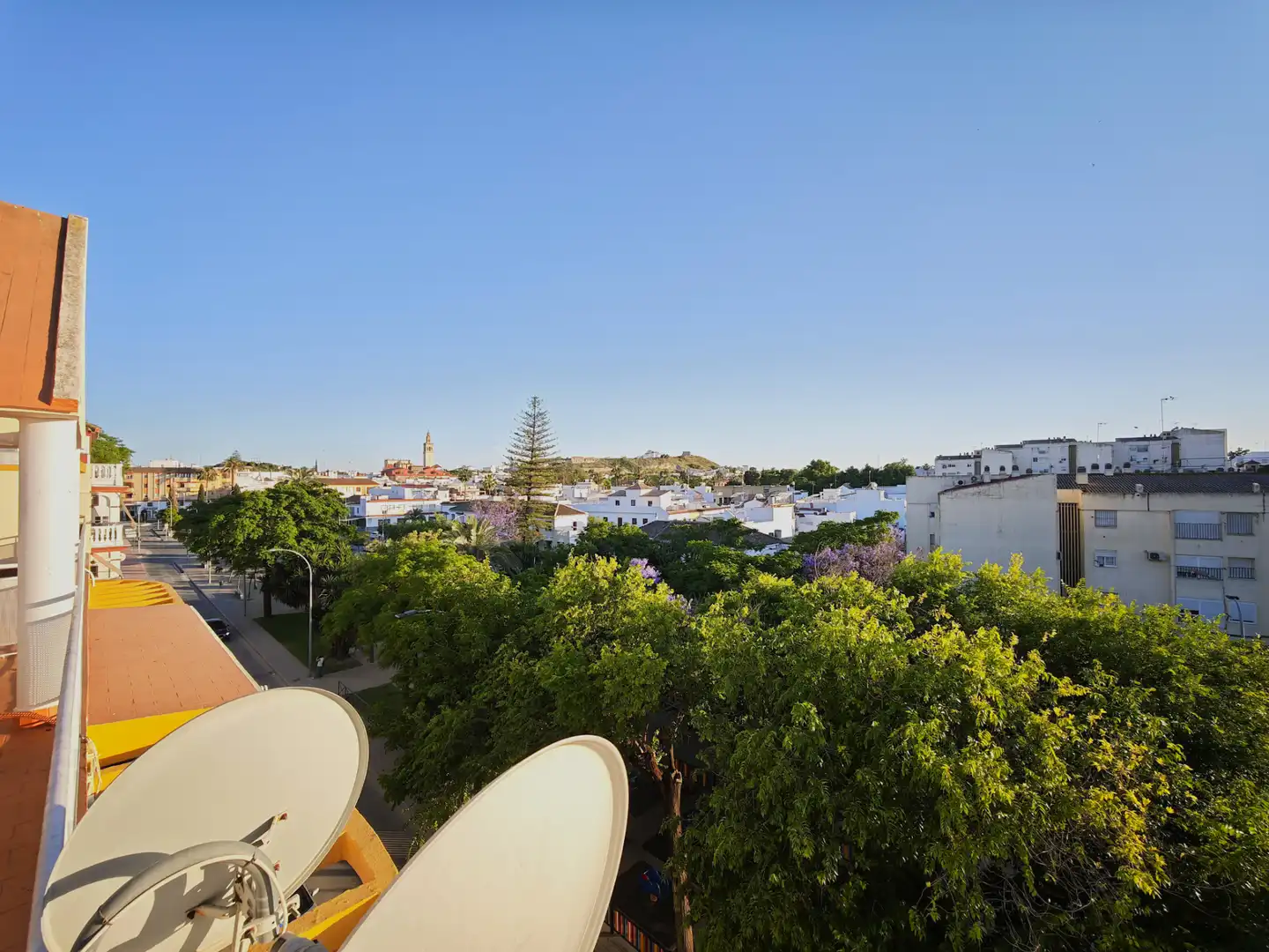 Vista exterior de Ático en venta en Lebrija con Terraza, Amueblado y Balcón