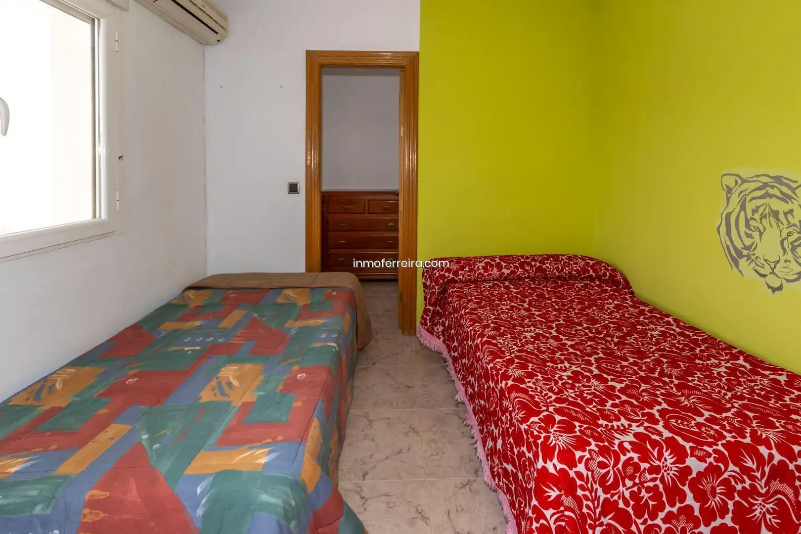 Bedroom of Houses for sale in Darro  with Storage room