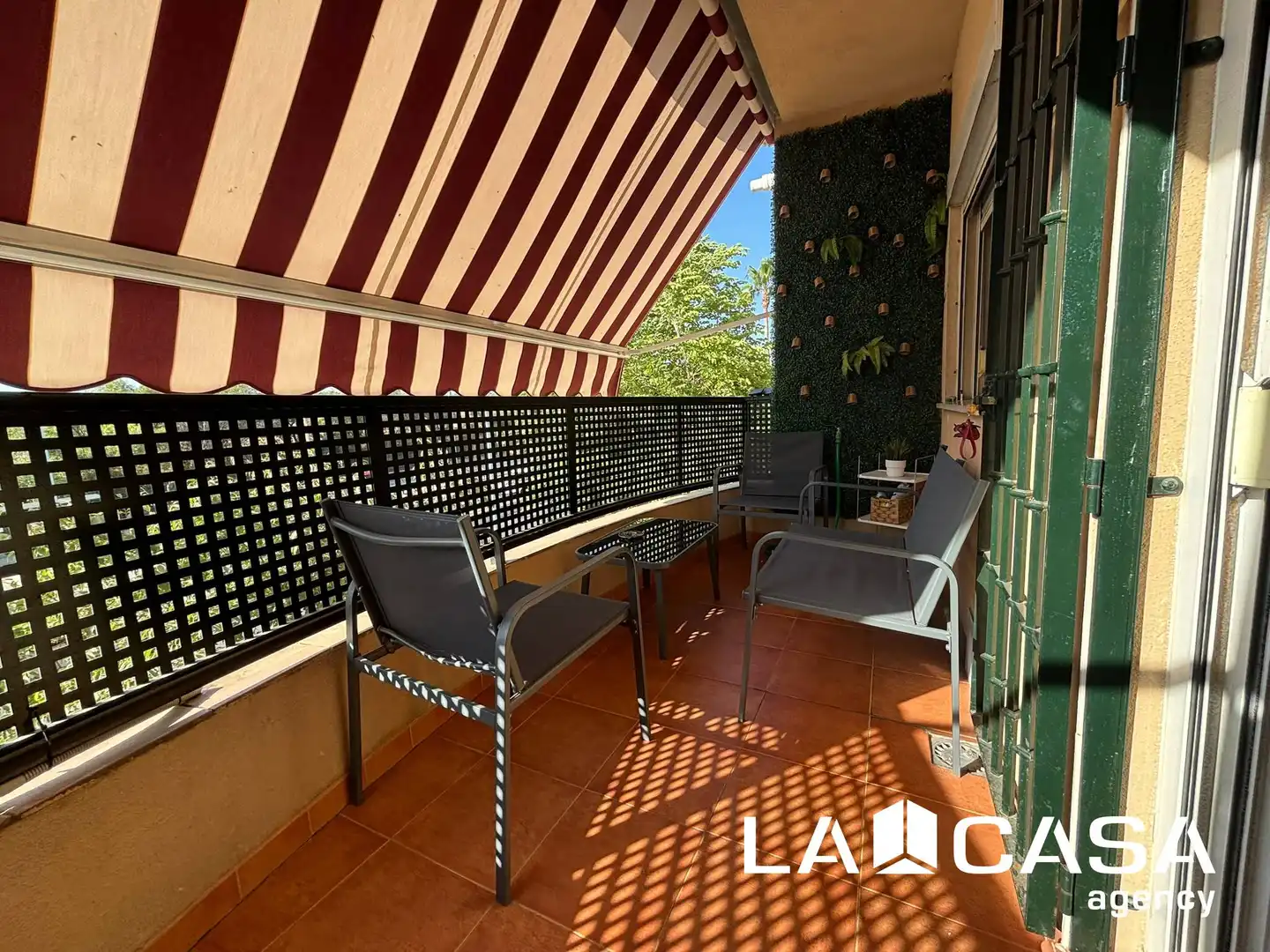 Terraza de Piso en venta en Dos Hermanas con Terraza y Piscina