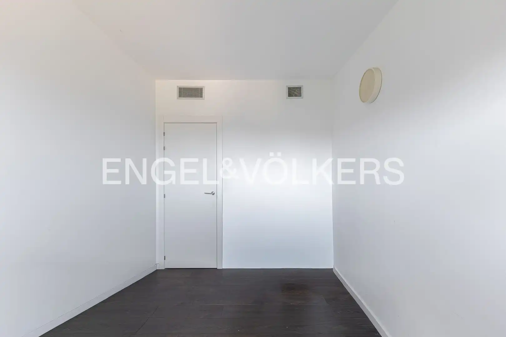 Flat for sale in Barcelona  with Air Conditioner, Heating and Parquet flooring