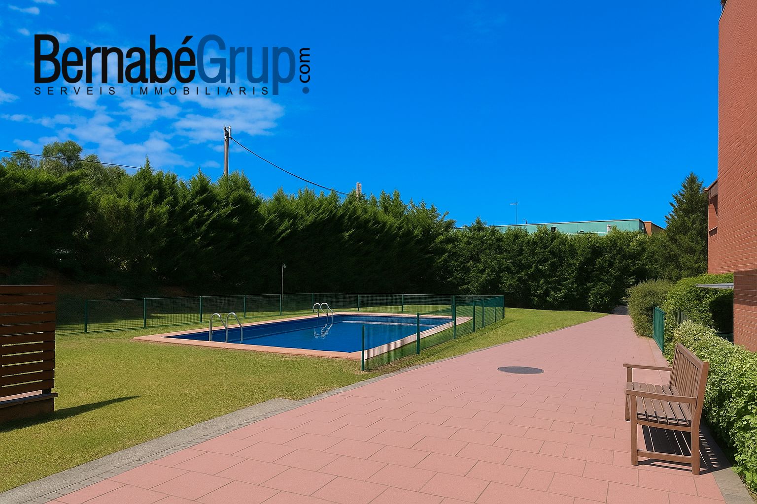 Piscina de Casa adosada en venda en Canovelles amb Aire condicionat, Calefacció i Jardí privat