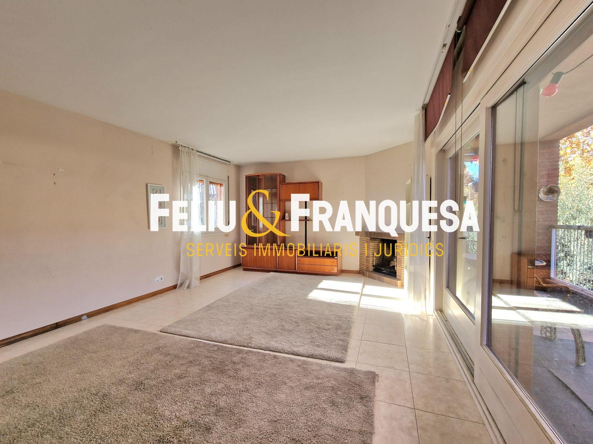 Exterior view of Flat for sale in Sant Cugat del Vallès  with Heating and Terrace