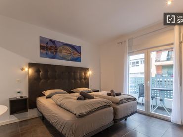 Appartamento con balcone in affitto a Benicalap