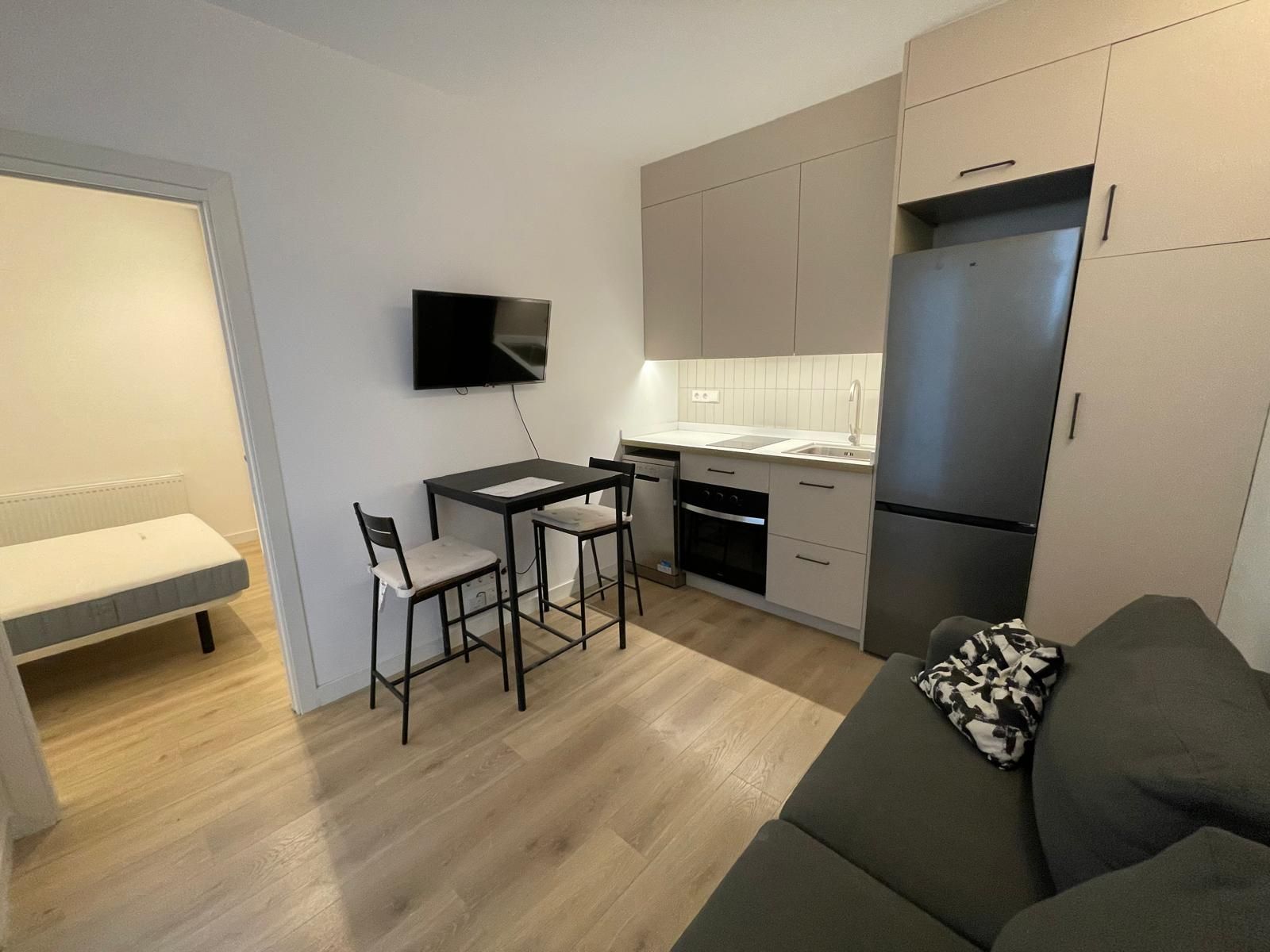 Cocina de Piso de alquiler en  Madrid Capital con Aire acondicionado, Calefacción y Amueblado