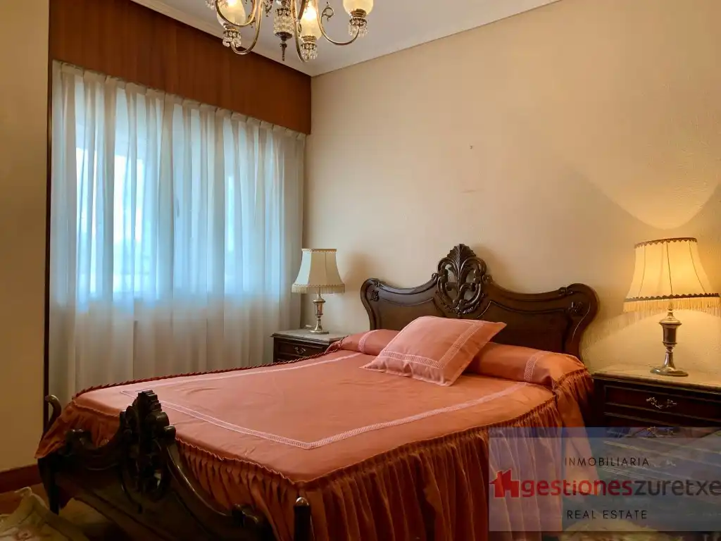 Bedroom of Flat for sale in Bilbao 