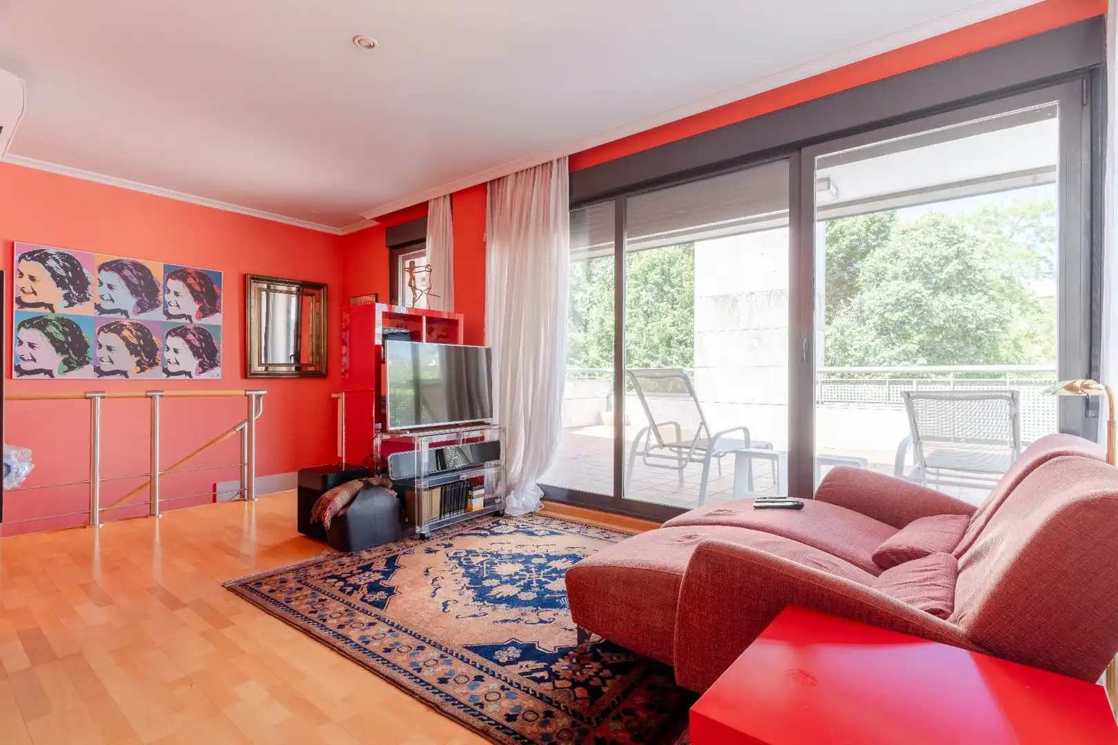 Living room of Houses for sale in Madrid  with Air Conditioner, Heating and Private garden