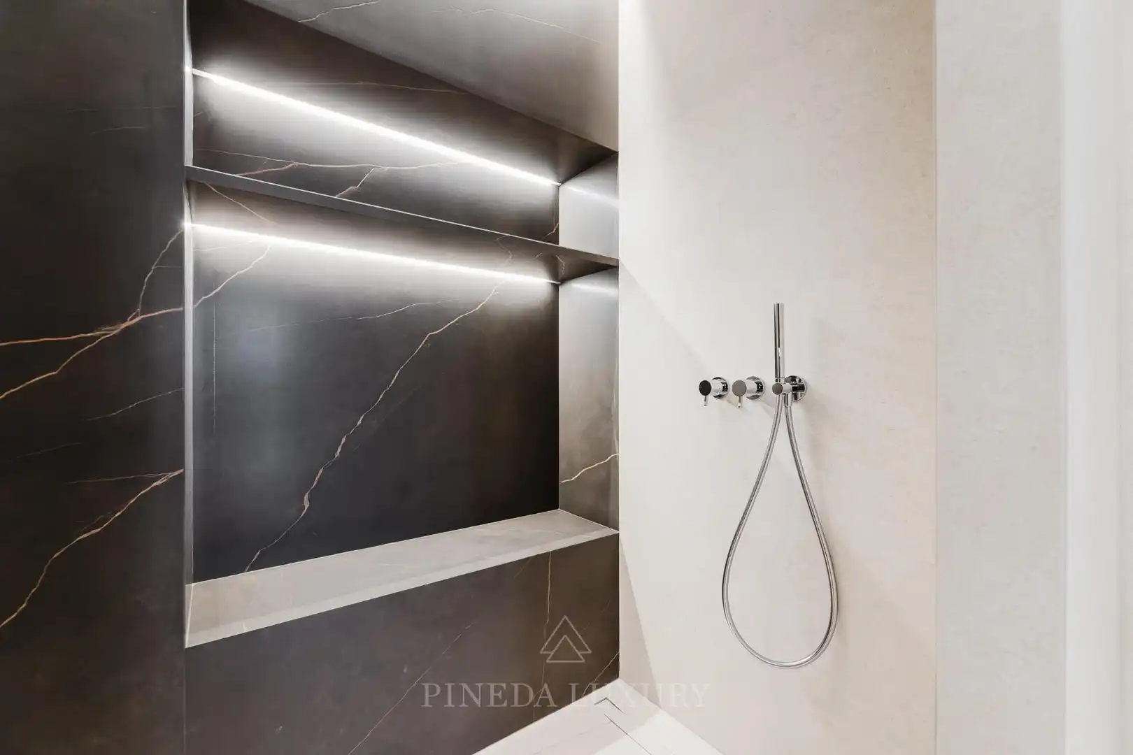 Appartamento con terrazza in vendita a Calle Calle de Pizarro, imagen 25
