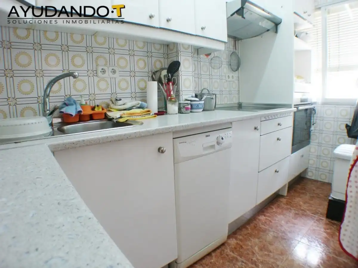 Cocina de Piso en venta en Madrid con Calefacción