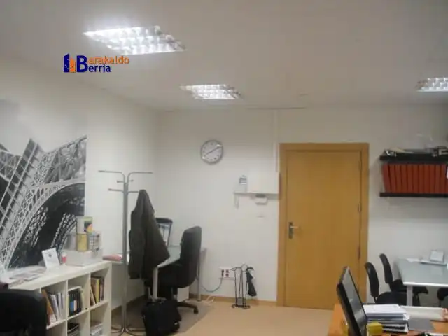 Oficina en venda en Barakaldo  amb Moblat