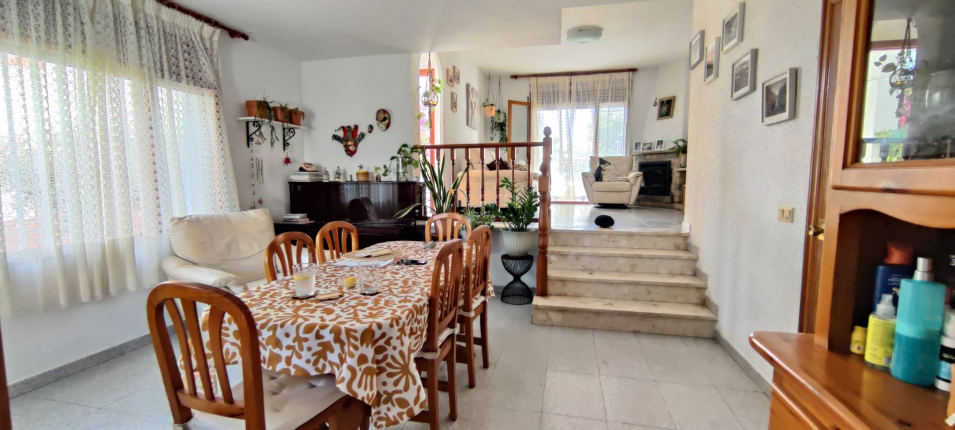 Menjador de Casa adosada en venda en Cunit amb Aire condicionat, Jardí privat i Terrassa