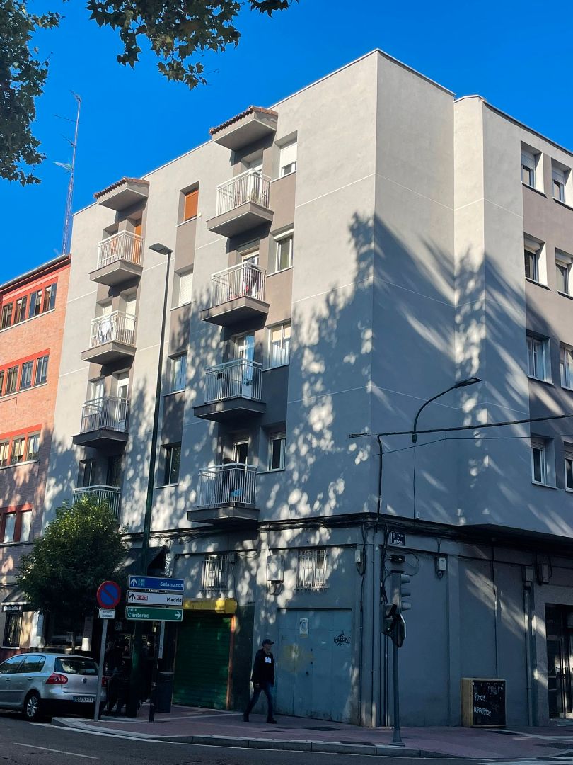 Vista exterior de Piso en venta en Valladolid Capital con Calefacción, Parquet y Terraza