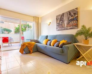 Sala d'estar de Apartament en venda en Salou amb Aire condicionat, Calefacció i Jardí privat