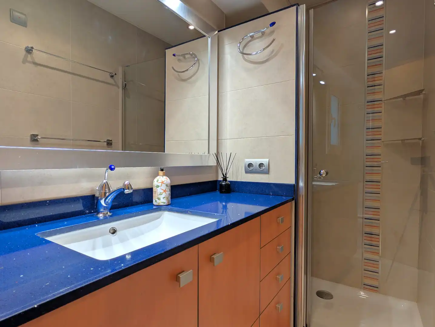 Baño de Apartamento en venta en Palamós con Aire acondicionado, Calefacción y Terraza