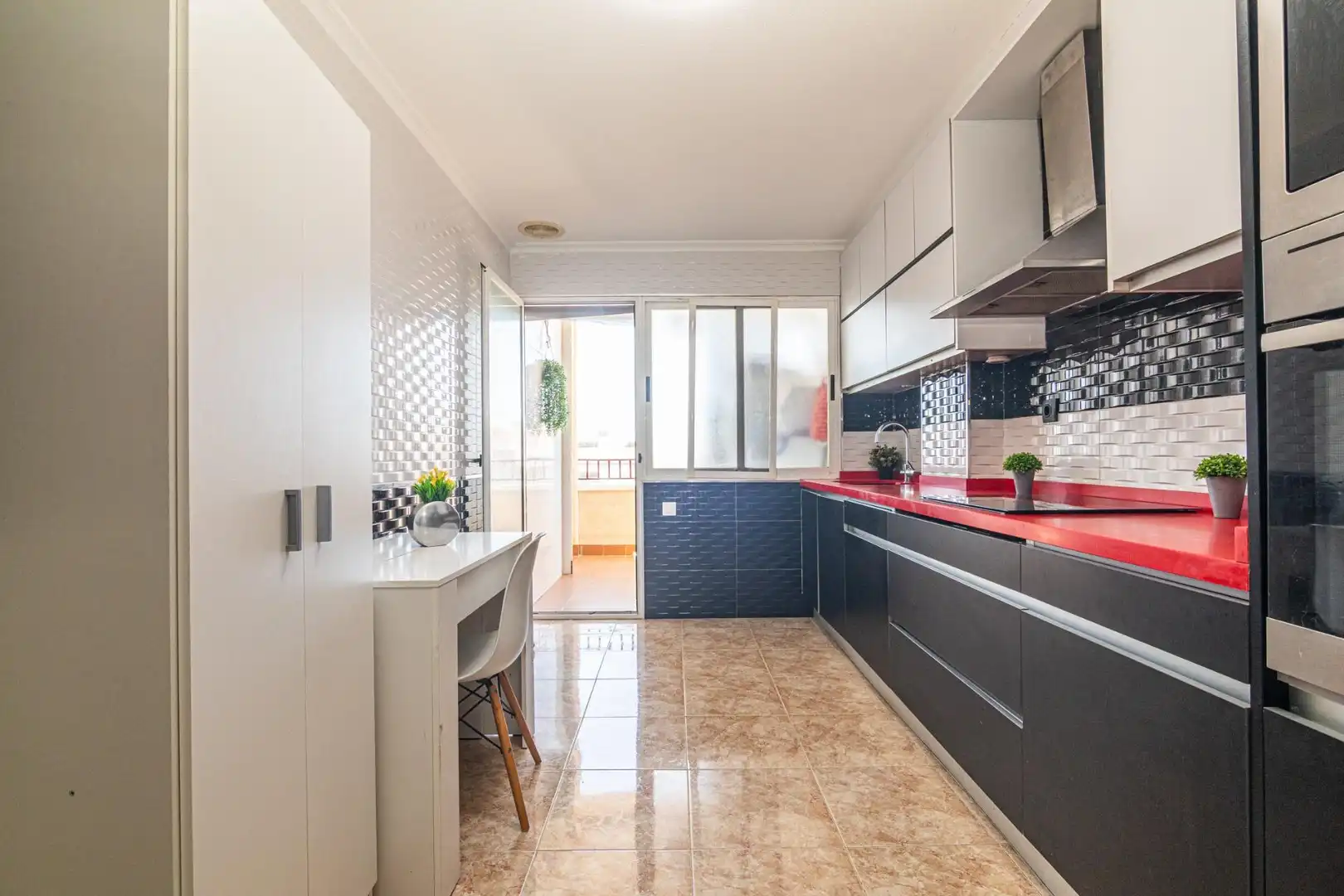 Cocina de Piso en venta en Elche / Elx con Calefacción y Balcón